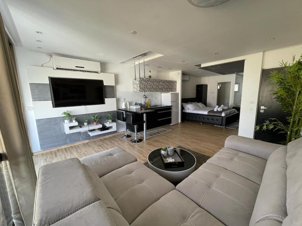 Lev Eilat Suites Екстериор снимка